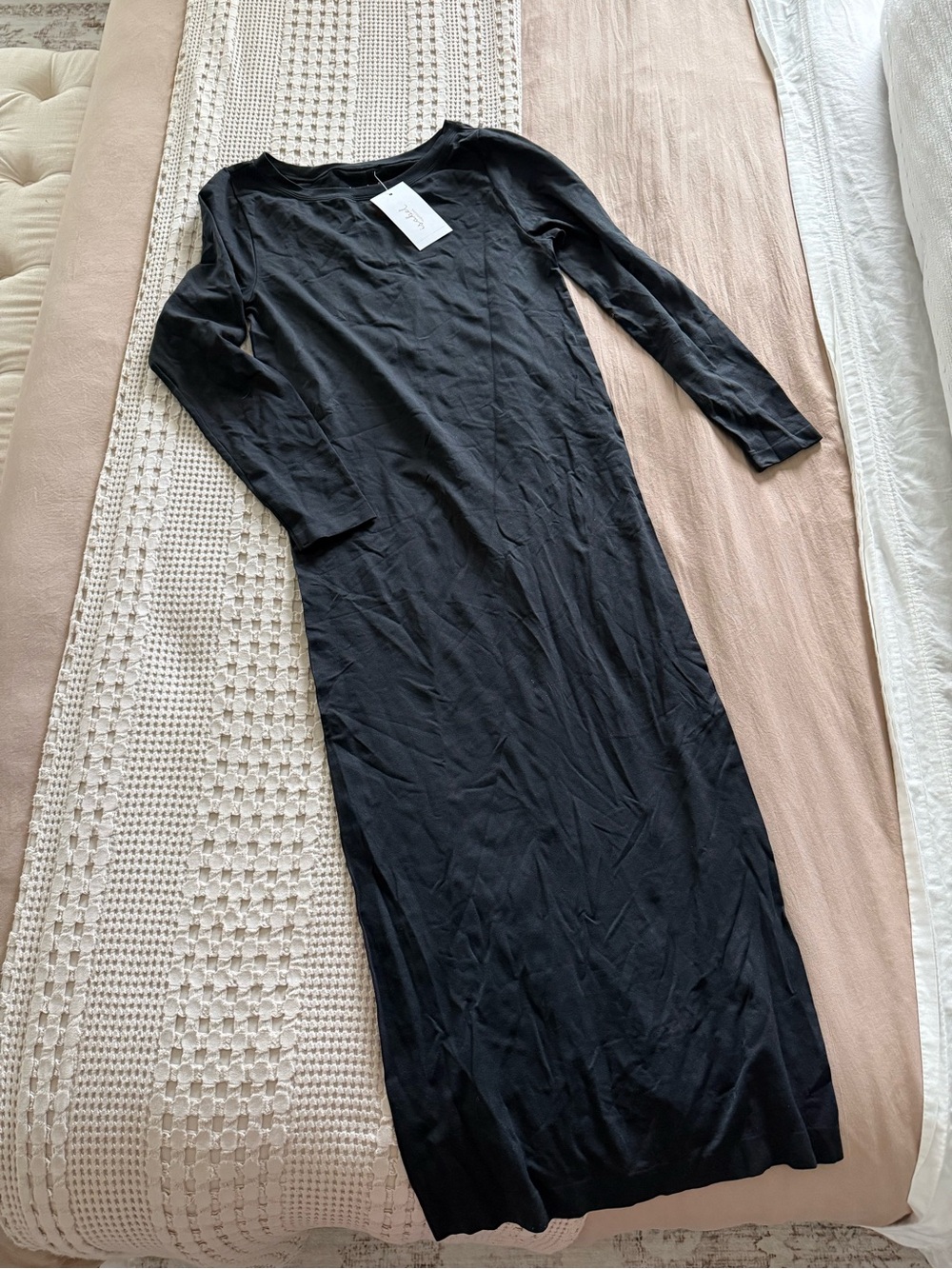 NEW Isabel Maternity by Ingrid & Isabel Black Long Sleeve Maxi Dress Size M